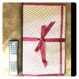 Organizing hanging Mary Kay bag